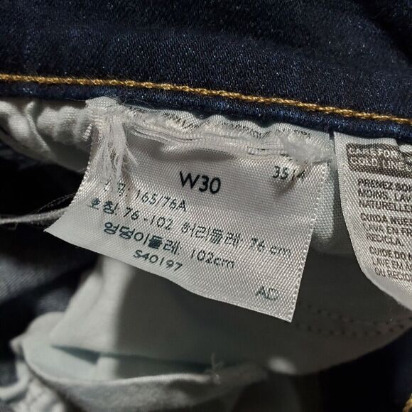 LEVI'S CLASSIC JEAN SHORTS Women's Size 30 Blue BERMUDA DENIM - Picture 4 of 8